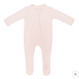Kyte Baby zippered footie in blush